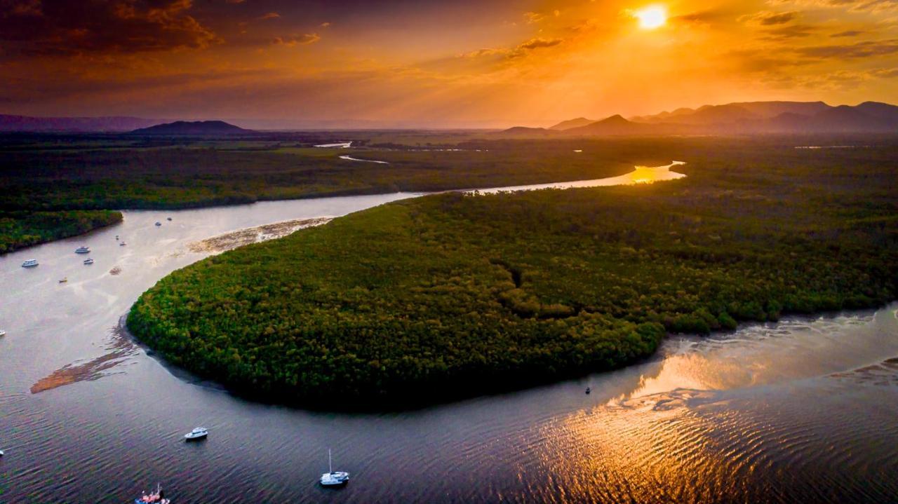 Lucinda Fishing Lodge ภายนอก รูปภาพ