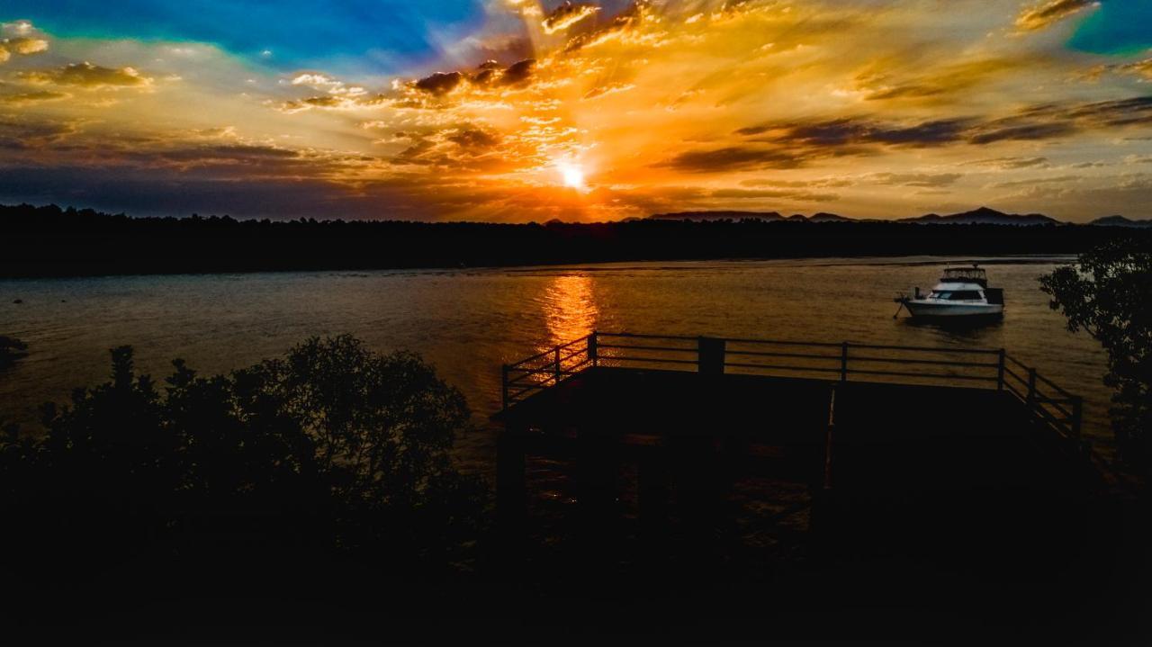 Lucinda Fishing Lodge ภายนอก รูปภาพ