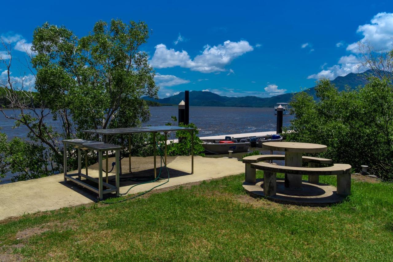 Lucinda Fishing Lodge ภายนอก รูปภาพ